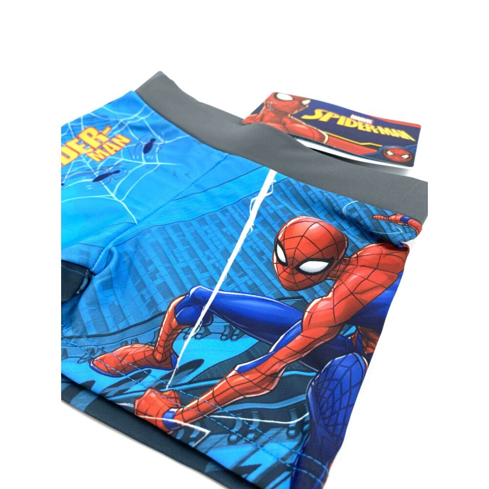 Marvel Pókember mintás kisfiú fürdőnadrág szürke színben. Az úszónadrág dereka gumis, és belül aktív kötős közeli kép.