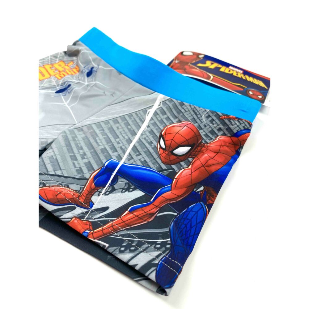 Marvel Pókember mintás kisfiú fürdőnadrág világoskék színben. Az úszónadrág dereka gumis, és belül aktív kötős közeli